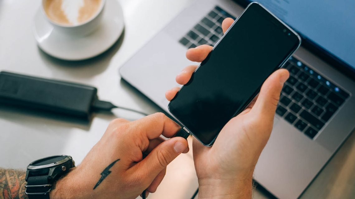 dos en donts van je smartphone opladen-web